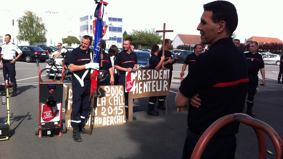 Illustration - pompiers volontaires, non à la fermeture des centres